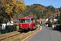 Der Schienenbus 798 731 fährt in Steinwiesen ein, November 2021