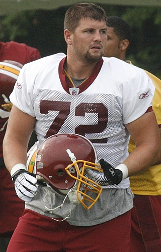 <span class="mw-page-title-main">Andrew Crummey</span> American football player (born 1984)