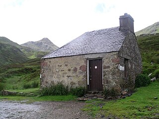 <span class="mw-page-title-main">Bothy</span> Permanent basic shelter for temporary use