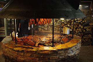 <span class="mw-page-title-main">Barbecue restaurant</span> Restaurant that specializes in barbecue-style cuisine and dishes