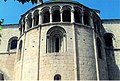 Arc de mig punt abocinat a l'àbsida de la catedral de la Seu d'Urgell.