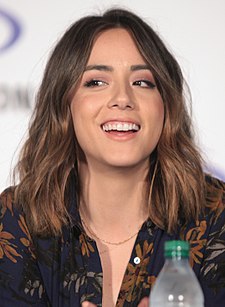 Chloe Bennet v roce 2016