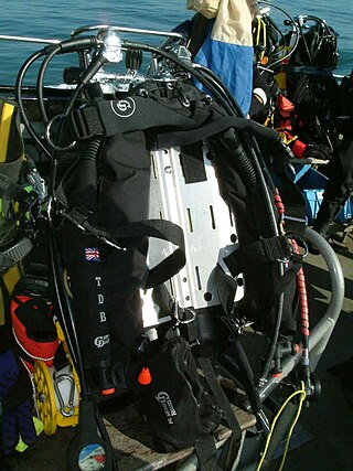 <span class="mw-page-title-main">Backplate and wing</span> Type of back-mount scuba harness