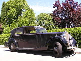 <span class="mw-page-title-main">Rolls-Royce Phantom III</span> Ultra-luxury flagship automobile in its third generation