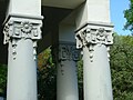 Detail der Säulenhalle am Hotel Badehof in Bad Salzschlirf