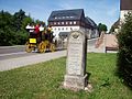 Kgl. Sächs. Meilenstein, mit Kgl.Sä. Postkutsche, Stationsstein in Altenberg (Osterzgeb.)