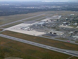 <span class="mw-page-title-main">Ottawa Macdonald–Cartier International Airport</span> Airport in Ottawa, Ontario, Canada