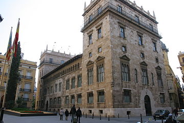 El Palau des de la Plaça de Manises I