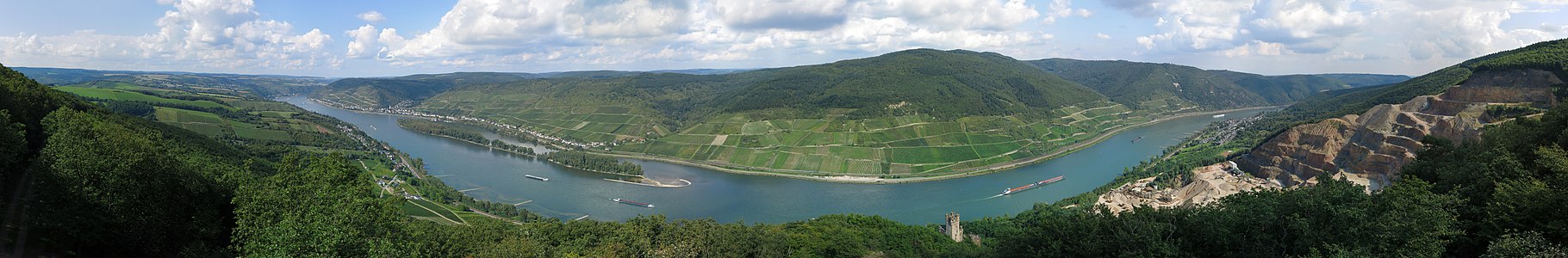 Rhine Gorge between Trechtingshausen and Bacharach