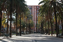 Plaça Trafalgar Badalona Palmeres.jpg