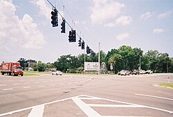 US 19, SR 50 and CR 550 intersect at Weeki Wachee Springs and Buccaneer Bay