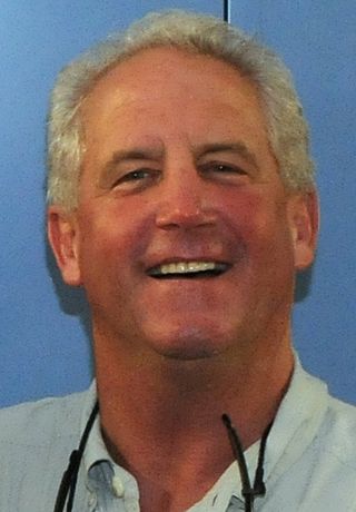 <span class="mw-page-title-main">John Fox (American football)</span> American football player and coach (born 1955)