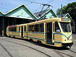 De MIVB bouwde vele 2 tweeassige motorwagens om tot een gelede tram met een nieuw zwevend middendeel (zonder draaistel). Deze trams hadden de bijnaam 'twee kamers met bad'.