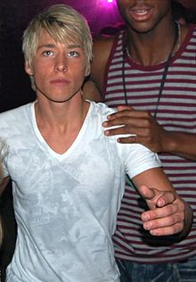 Mitch Hewer cropped.jpg