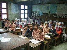 Iskolások Rhbat falujában
