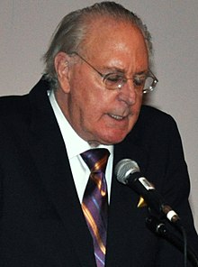 Winston Groom (cropped).jpg