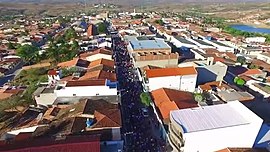 Vista aérea da região central da cidade, a partir do final da rua Hermes Lira