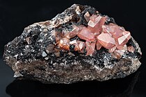 Kristallen van rhodochrosiet, een mineraal dat rijk is aan mangaan.