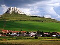 L'énorme Château de Spiš domine le village