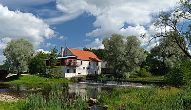 Kohila vattenkvarn och damm vid Keila jõgi.