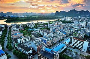 左江が流れる広西チワン族自治区扶綏県の風景