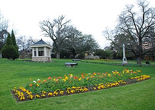 <span class="mw-page-title-main">Surrey Hills, Victoria</span> Suburb of Melbourne, Victoria, Australia