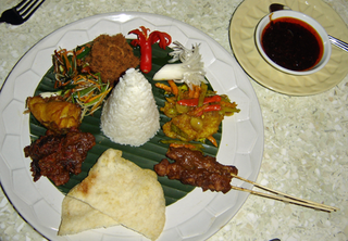 <span class="mw-page-title-main">Nasi campur</span> Indonesian rice dish