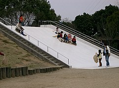 Un toboggan géant.