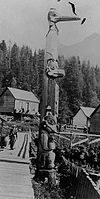 Stâlp totemic Tlingit in Ketchikan, Alaska, circa 1901