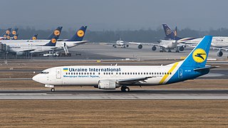 Ukraine International Airlines Boeing 737-4Z9 UR-GAO MUC 2015 02.jpg