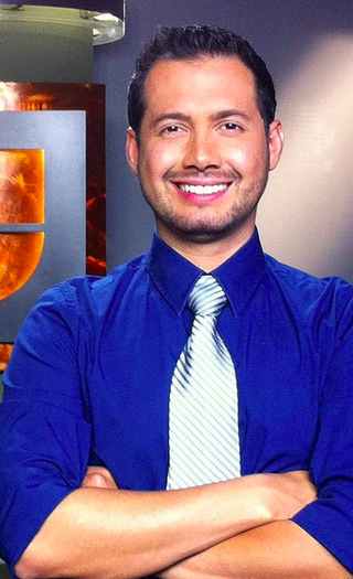 <span class="mw-page-title-main">Luis Sandoval (broadcaster)</span> Mexican actor, reporter, and entertainer