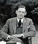 T. S. Eliot, poet, dramaturg și teoretician literar americano-britanic, laureat Nobel