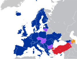 ■ Ondertekend en geratificeerd ■ Alleen ondertekend1 ■ Niet ondertekend (RvE-lidstaten)2 ■ Niet ondertekend (niet-RvE-staten) ■ Teruggetrokken 1. Inclusief de Europese Unie. 2. Inclusief niet-RvE-staten die betrokken waren bij het opstellen van de Conventie; geen van hen (Canada, de Heilige Stoel (Vaticaanstad), Japan, Mexico en de VS) heeft tot dusver de Conventie getekend.