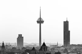 Köln, Colonius und KölnTurm-1973.jpg