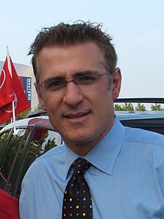 Ron Francis Canadian ice hockey player and executive