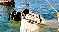 Operacja wydobycia odnalezionego wraku bombowca nurkującego SBD Dauntless z czasów II wojny (wczesne lata dziewięćdziesiąte)