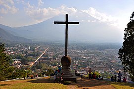 Вид на Антигуа-Гватемала від Серро-де-ла-Крус (Пагорб Хреста), 2009