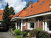 Bankwoningen aan het Monnickendammerplantsoen ontworpen door architect J.H. Mulder (rijksmonument).