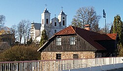 Muzeum kamenů a Kostel Sv. archanděla Mikoláše v Mosėdisu