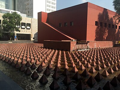 País de los volcanes, fuente en la Plaza Juárez, CDMX, México