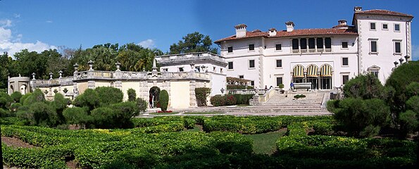 Vizcaya à partir des jardins situés au sud