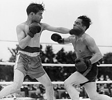 Boxing Tournament in Aid of King George's Fund For Sailors at the Royal Naval Air Station, Henstridge, Somerset, July 1945 A29806.jpg