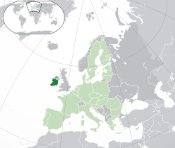 愛爾蘭的位置（深綠色） – 歐洲（綠色及深灰色） – 歐洲聯盟（綠色）  —  [圖例放大]