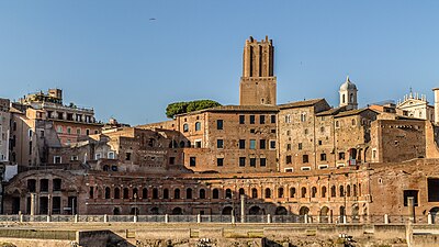 Mercati di Traiano visti da Via dei Fori Imperiali