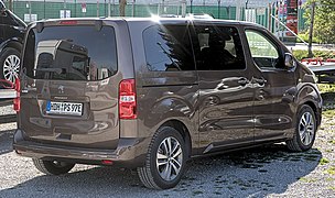 Peugeot e-Traveller - right rear view