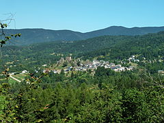 Vue d'ensemble du village de Quérigut.