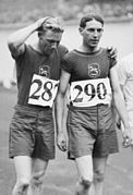 Der südafrikanische Olympiasieger Sidney Atkinson (links) zusammen mit seinem fünftplatzierten Landsmann George Weightman-Smith