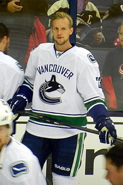 Alexander Edler 2013-10-21B.jpg