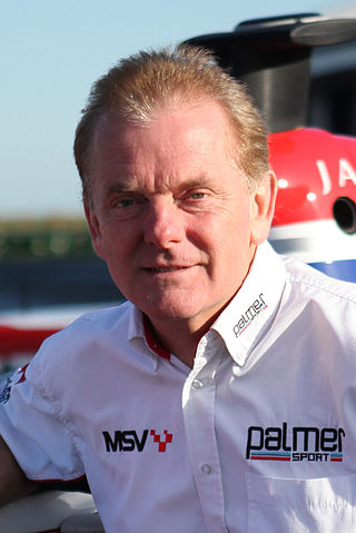 <span class="mw-page-title-main">Jonathan Palmer</span> British racing driver and commentator (born 1956)