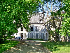 Le château de Fontaine (façade est).